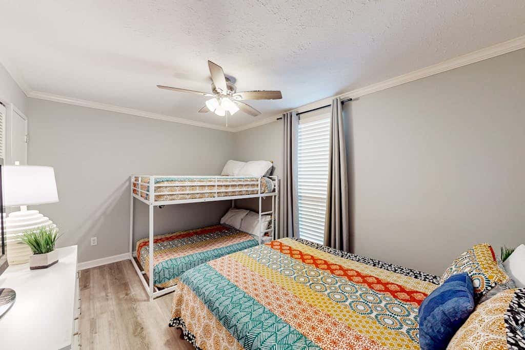 Hilton Head Island condo with water-view patio, pool, & easy beach access