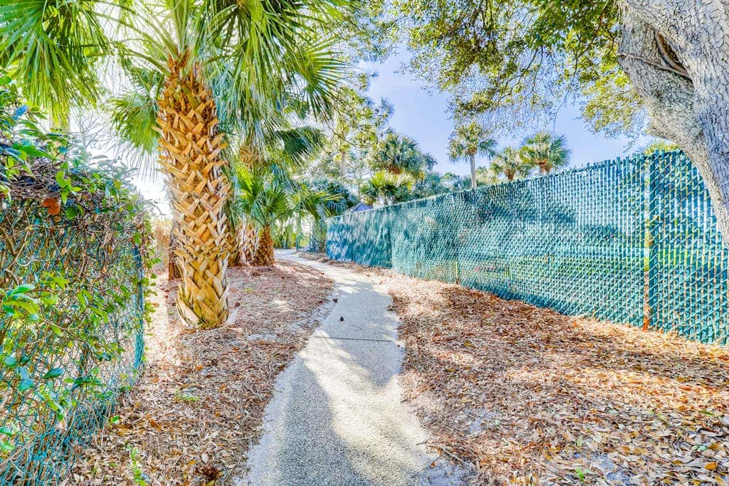 Hilton Head Island condo with water-view patio, pool, & easy beach access