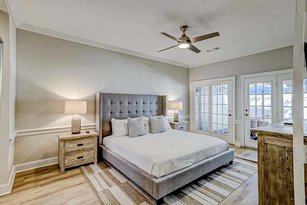 Hilton Head Island townhome with private patio, grill, seasonal pool, & golf