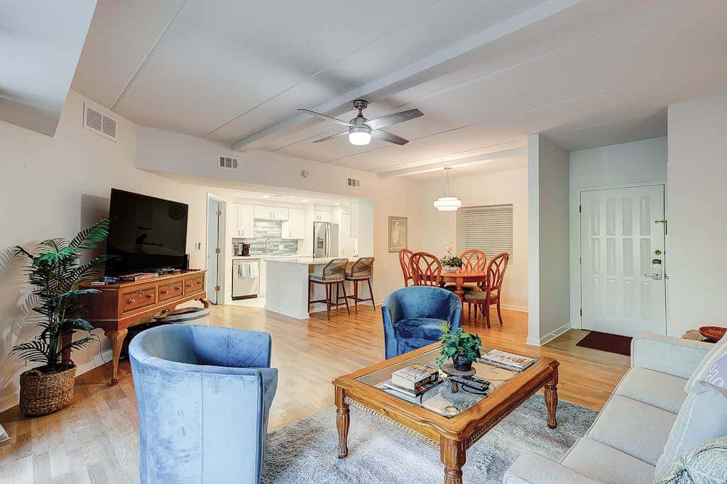 Cozy condo with tennis, pool, beach access, & private furnished balcony