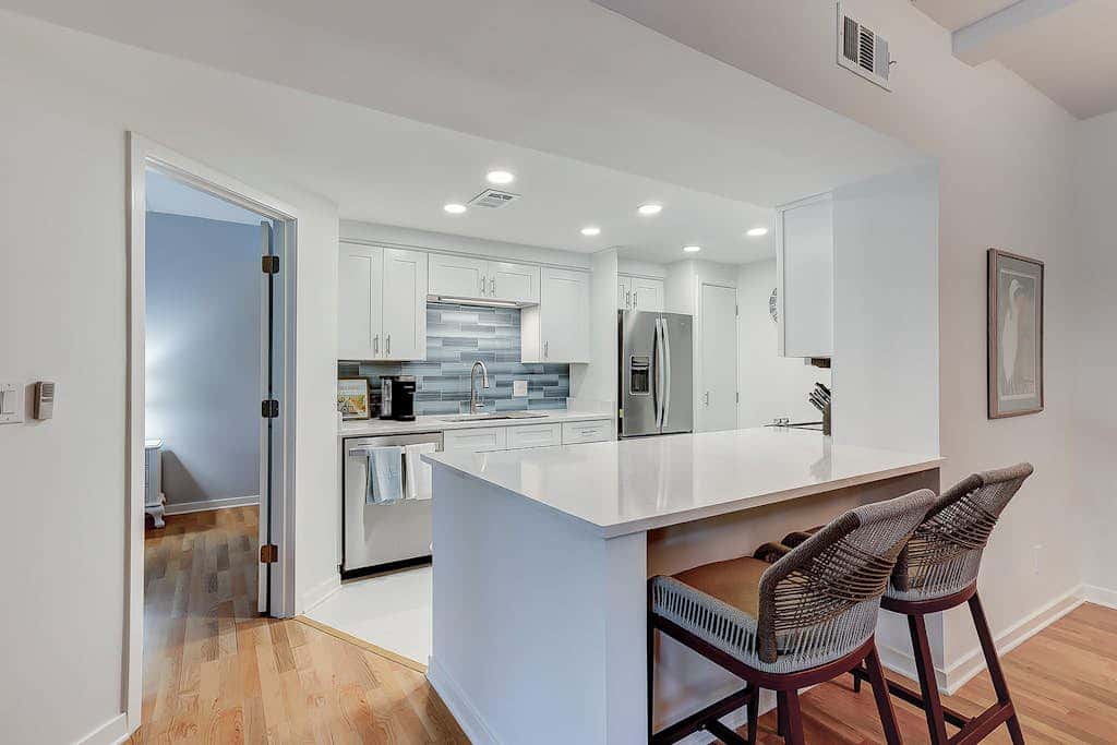 Cozy condo with tennis, pool, beach access, & private furnished balcony