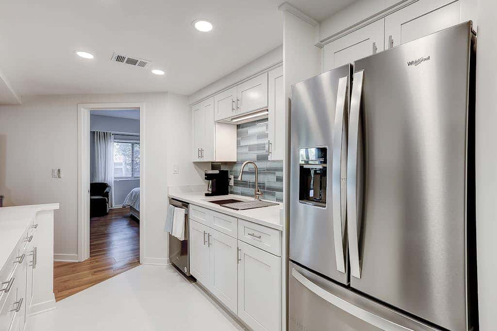 Cozy condo with tennis, pool, beach access, & private furnished balcony