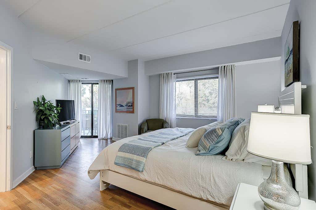 Cozy condo with tennis, pool, beach access, & private furnished balcony