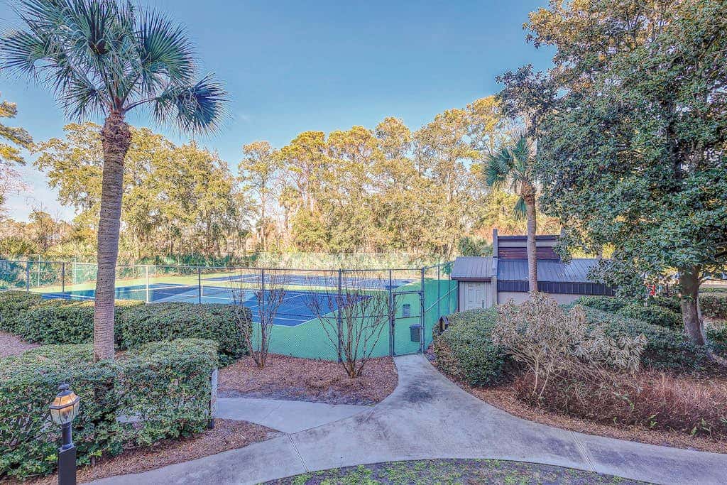 Cozy condo with tennis, pool, beach access, & private furnished balcony