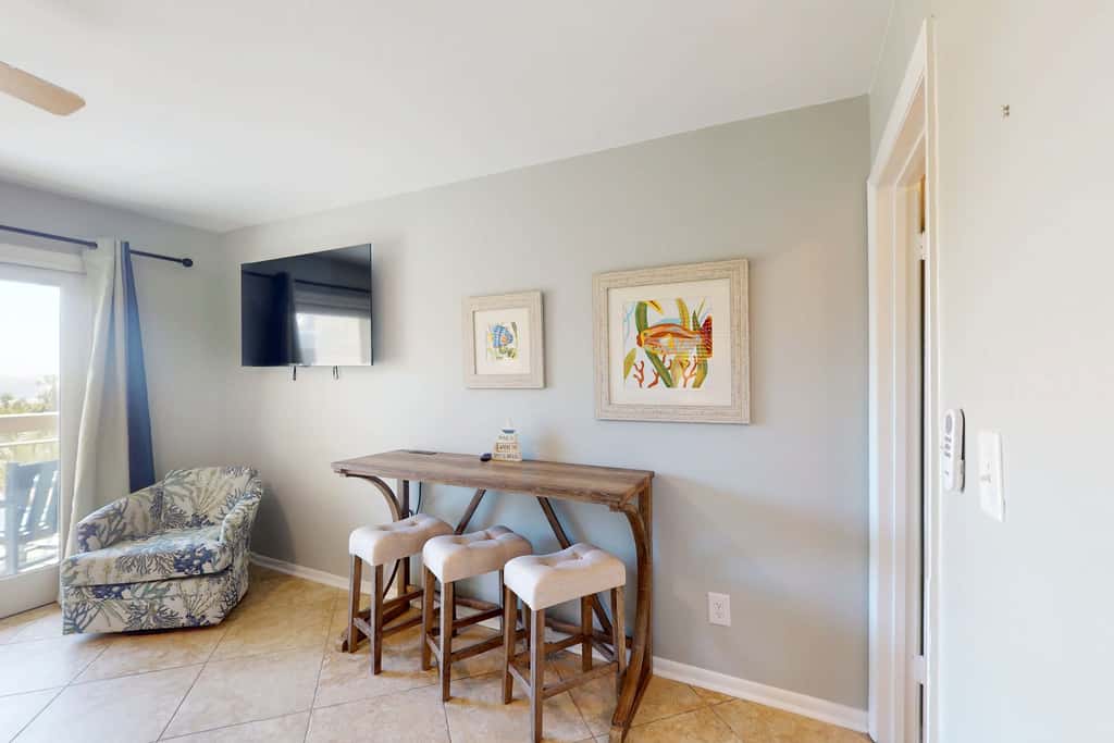 Beach-view condo in oceanfront complex with outdoor pool, beach access & balcony