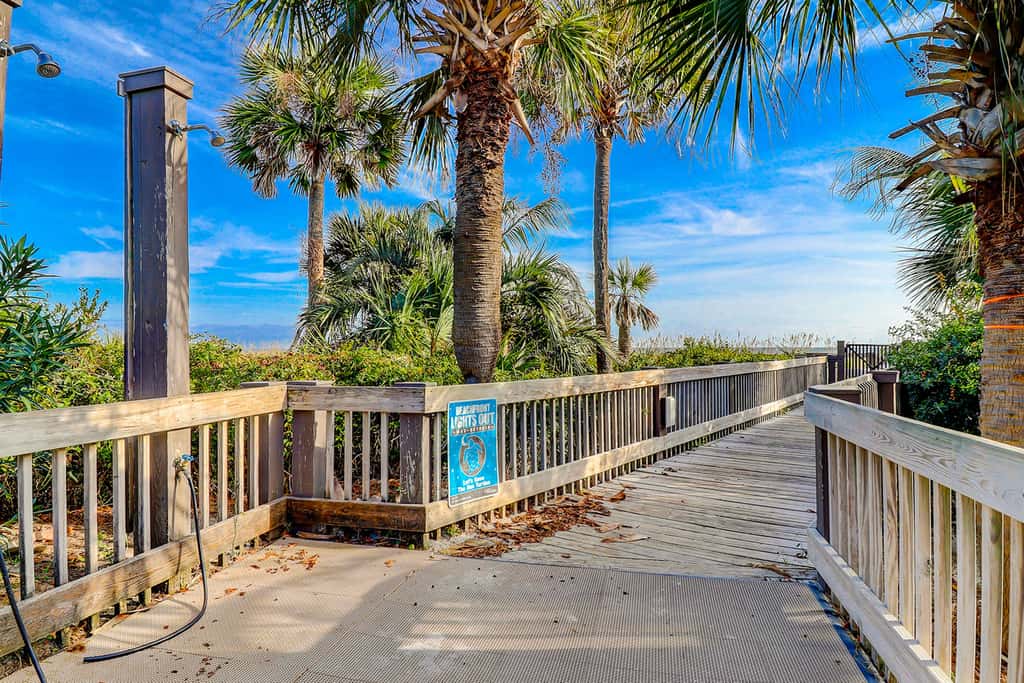 Beach-view condo in oceanfront complex with outdoor pool, beach access & balcony