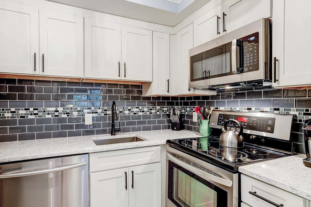 Family-friendly condo near the beach with balcony, central AC, & shared pool