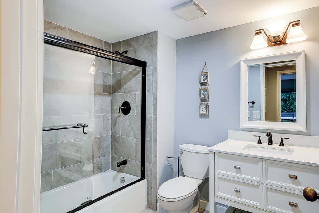 Family-friendly condo near the beach with balcony, central AC, & shared pool