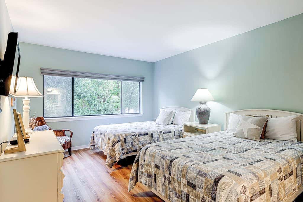 Family-friendly condo near the beach with balcony, central AC, & shared pool