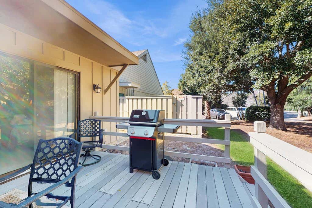 Gated community home with lagoon & pools Near Beaches & Dog Friendly