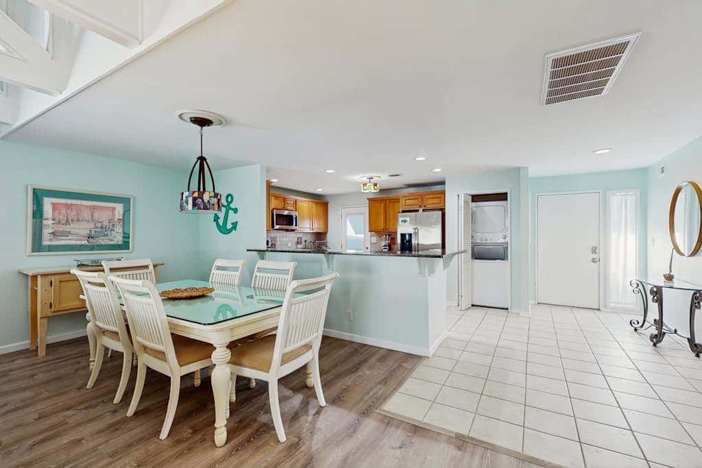 Gated community home with lagoon & pools Near Beaches & Dog Friendly