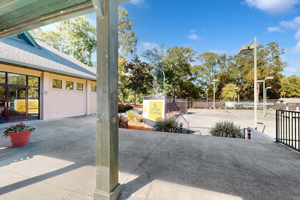 Gated community home with lagoon & pools Near Beaches & Dog Friendly