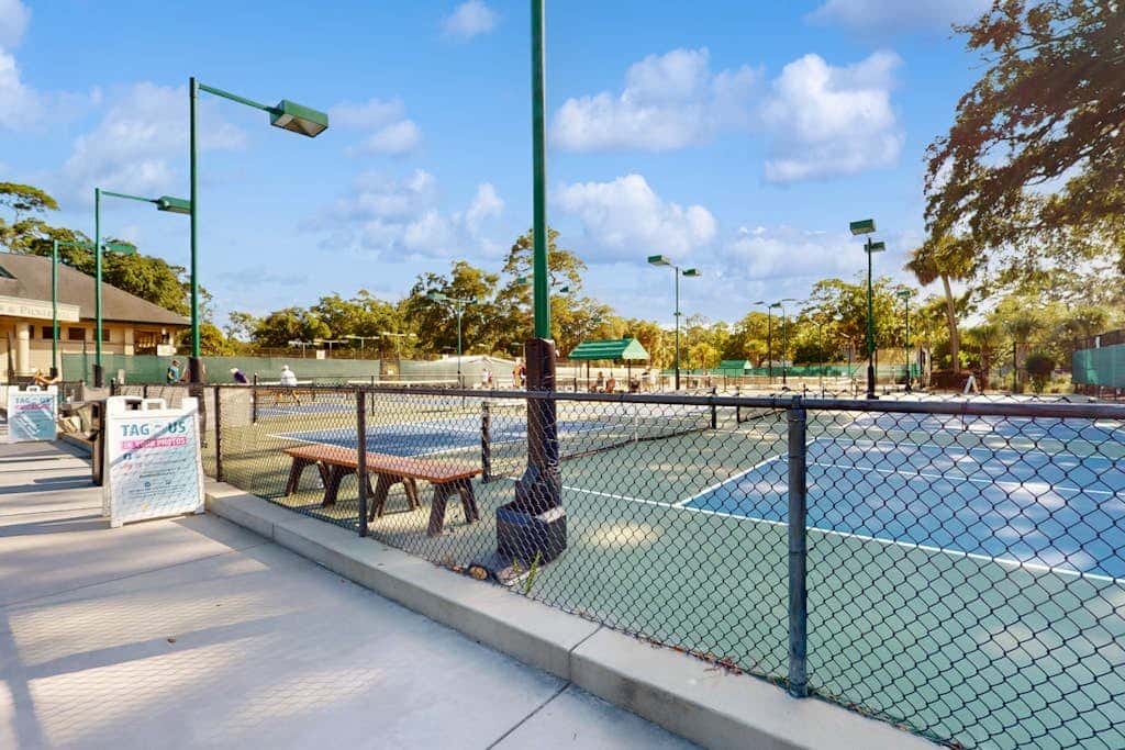 Gated community home with lagoon & pools Near Beaches & Dog Friendly
