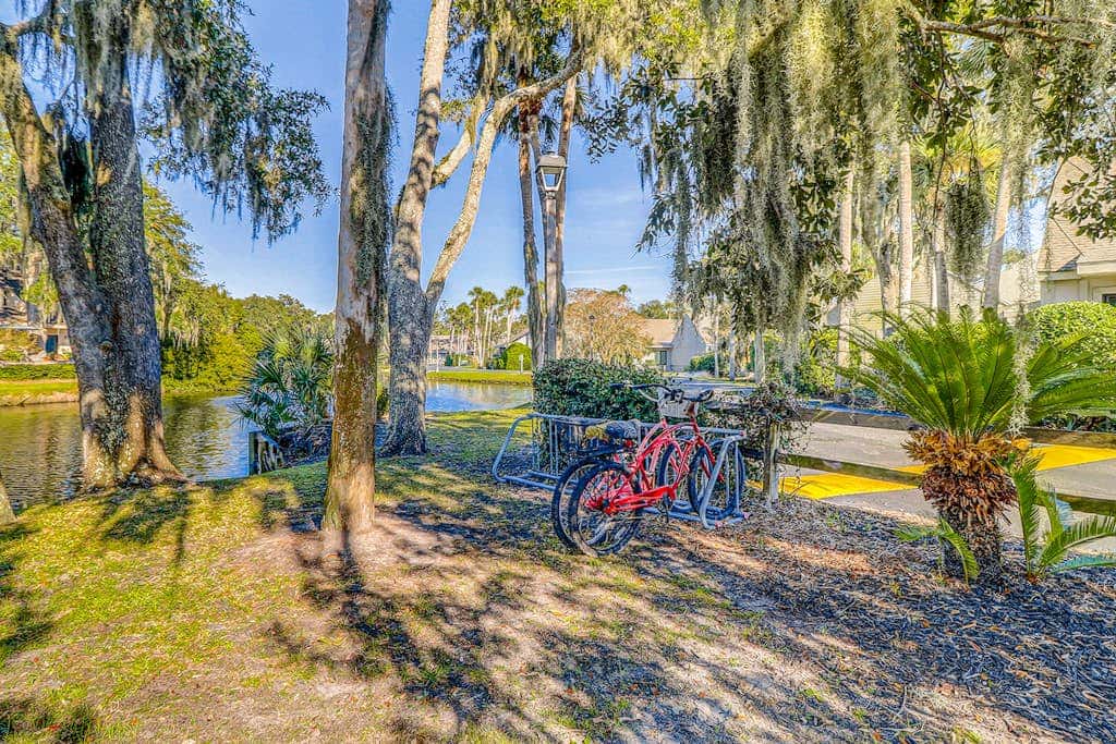 Gated community home with lagoon & pools Near Beaches & Dog Friendly
