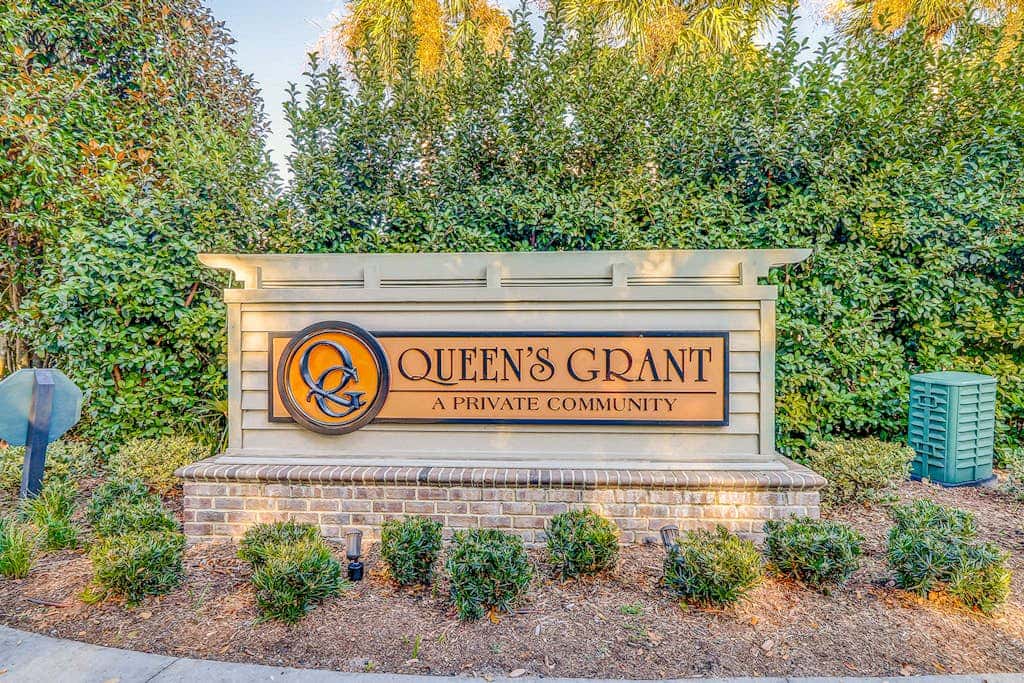 Gated community home with lagoon & pools Near Beaches & Dog Friendly