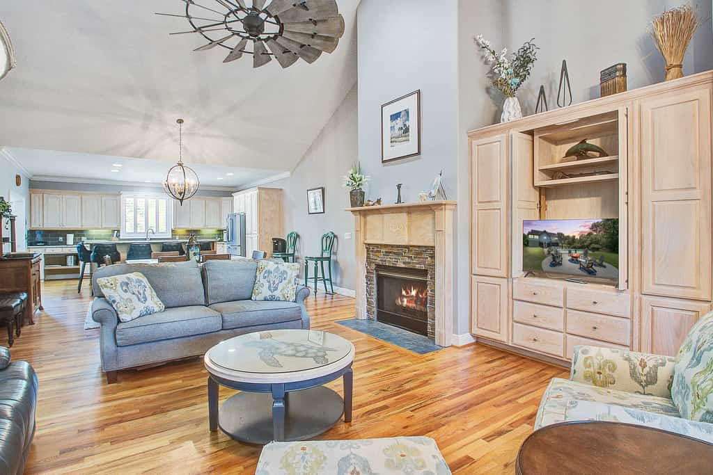 A Quiet Edisto Retreat Tucked Beneath the Live Oaks - dog friendly!