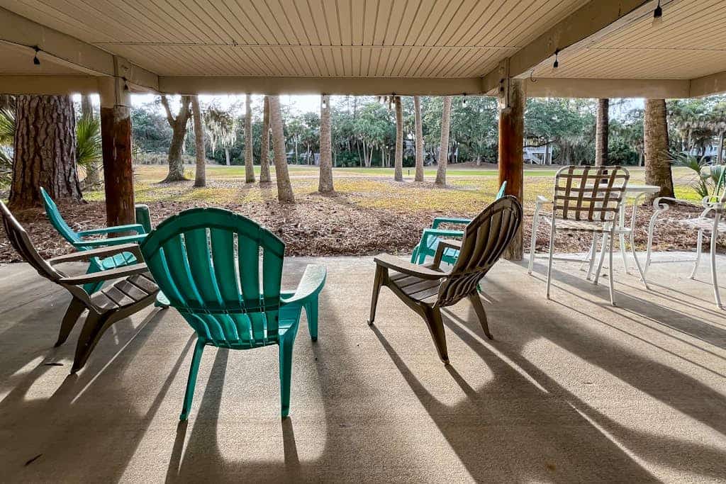 Peaceful coastal escape on golf course w/ AC, & W/D - near trails & the beach