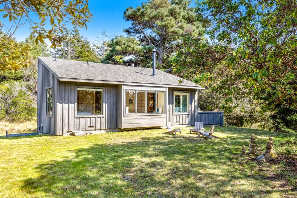 Step off the deck into a cathedral of coastal redwoods on the Sonoma Coast. Soak in the hot tub under a canopy of stars and redwoods. Bring your pup along -- miles of trails are right outside. A cozy 1-bedroom retreat for two. A short walk from the heated community pool. Your front door opens to Sea Ranch's 50 miles of trails and the wild Sonoma Coast. The scent of redwood and salt air mingles on the breeze -- you know you're on the Sonoma Coast.