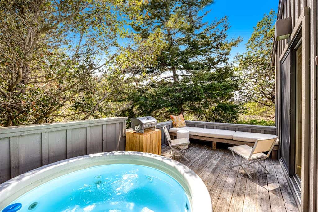 Step off the deck into a cathedral of coastal redwoods on the Sonoma Coast. Soak in the hot tub under a canopy of stars and redwoods. Bring your pup along -- miles of trails are right outside. A cozy 1-bedroom retreat for two. A short walk from the heated community pool. Your front door opens to Sea Ranch's 50 miles of trails and the wild Sonoma Coast. The scent of redwood and salt air mingles on the breeze -- you know you're on the Sonoma Coast.