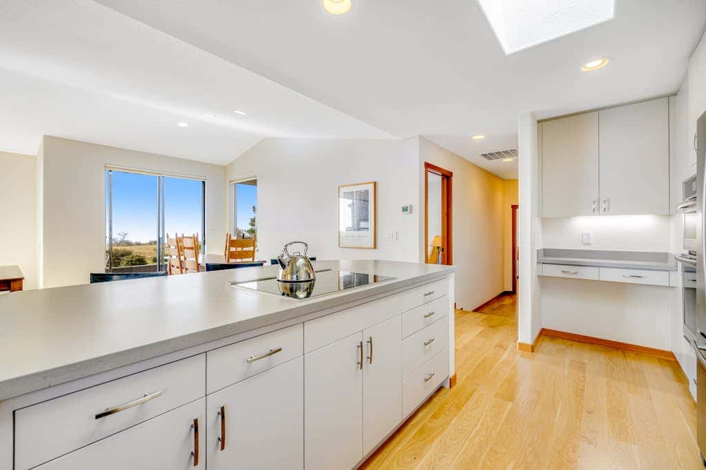 Heron's Nest - Panoramic ocean-view home with private hot tub on the golf course