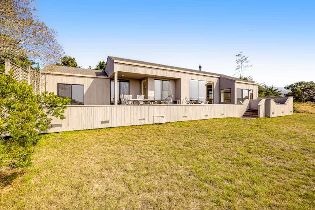 Heron's Nest - Panoramic ocean-view home with private hot tub on the golf course