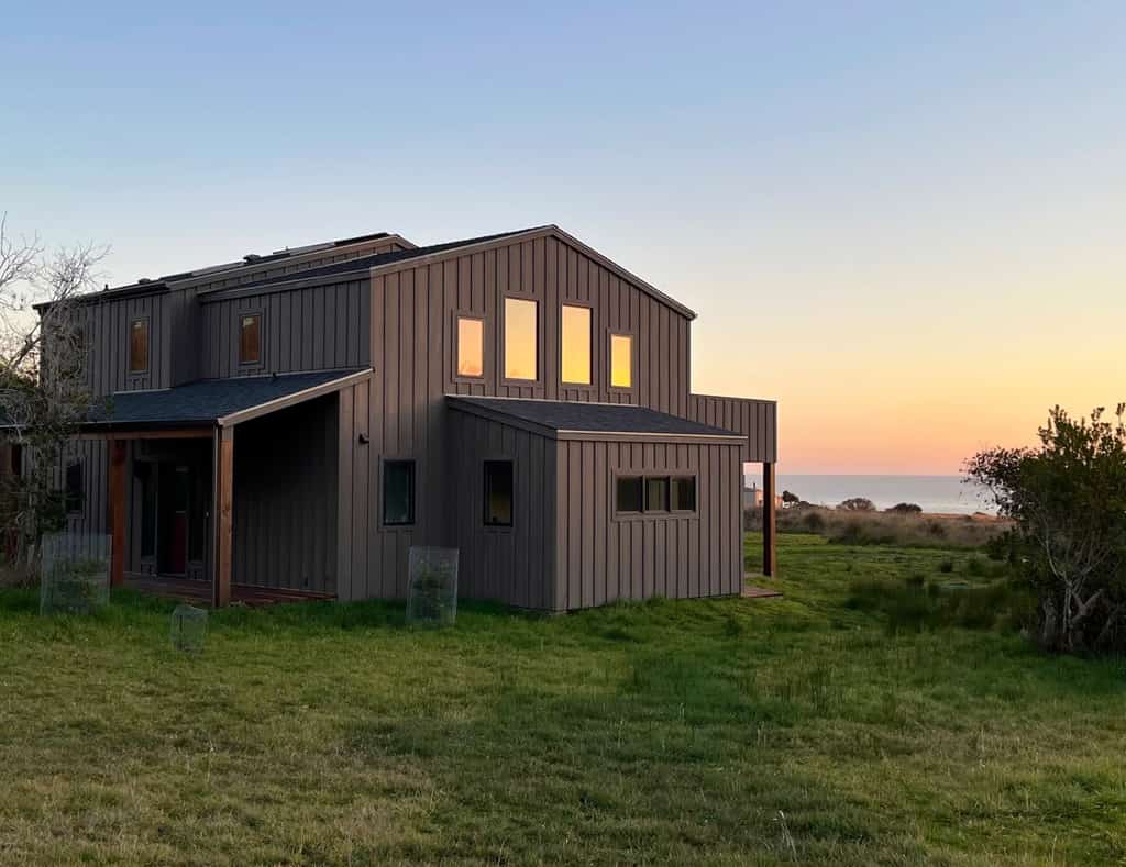 Ocean view home steps from rec center with private hot tub, pools, and saunas.