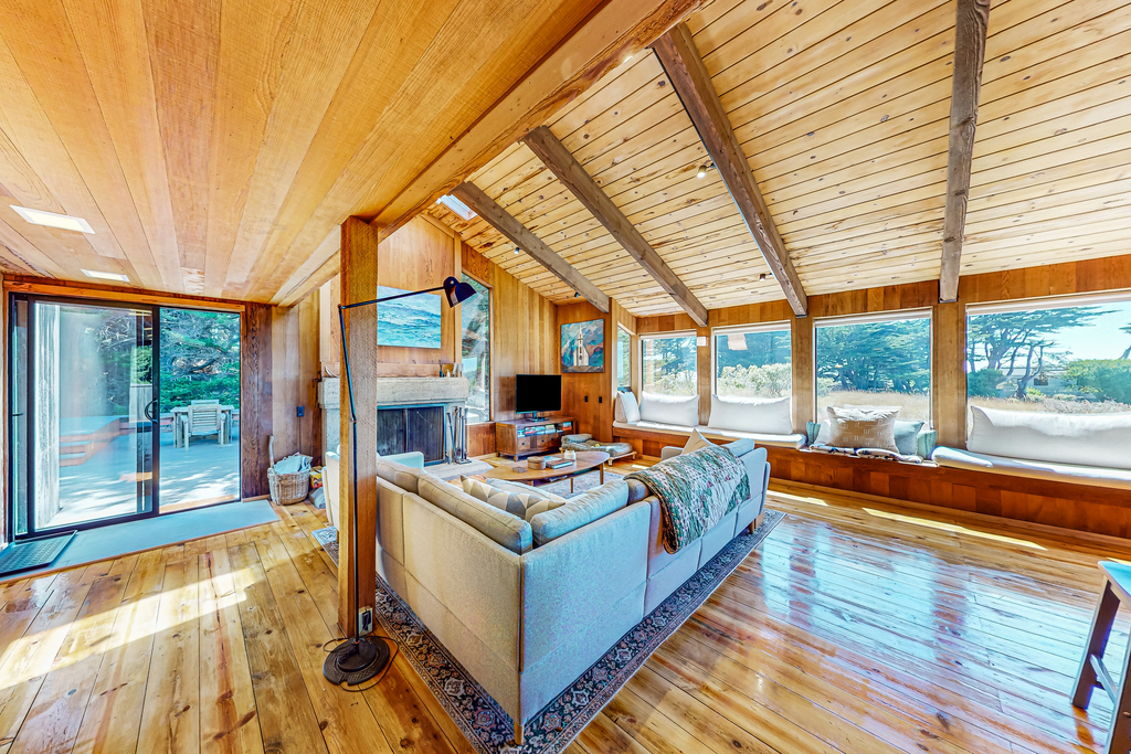 Dune Drift - Ocean-view home with hot tub & prime location at Shell Beach