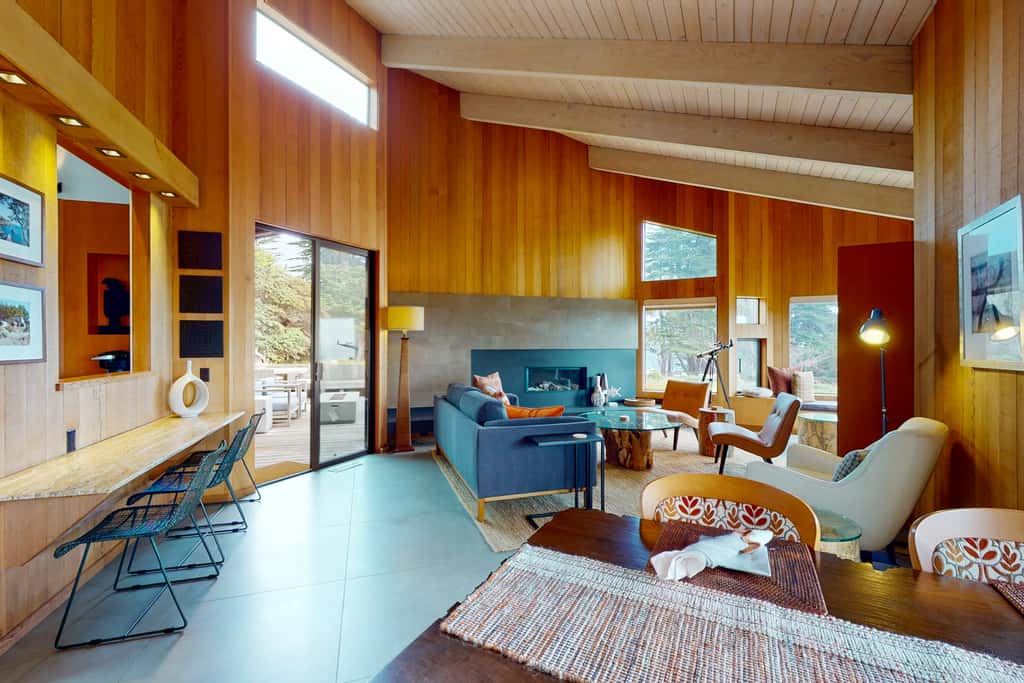 Just Bluffing - Oceanfront home near Shell Beach & Bluff Trail with deck & ocean views