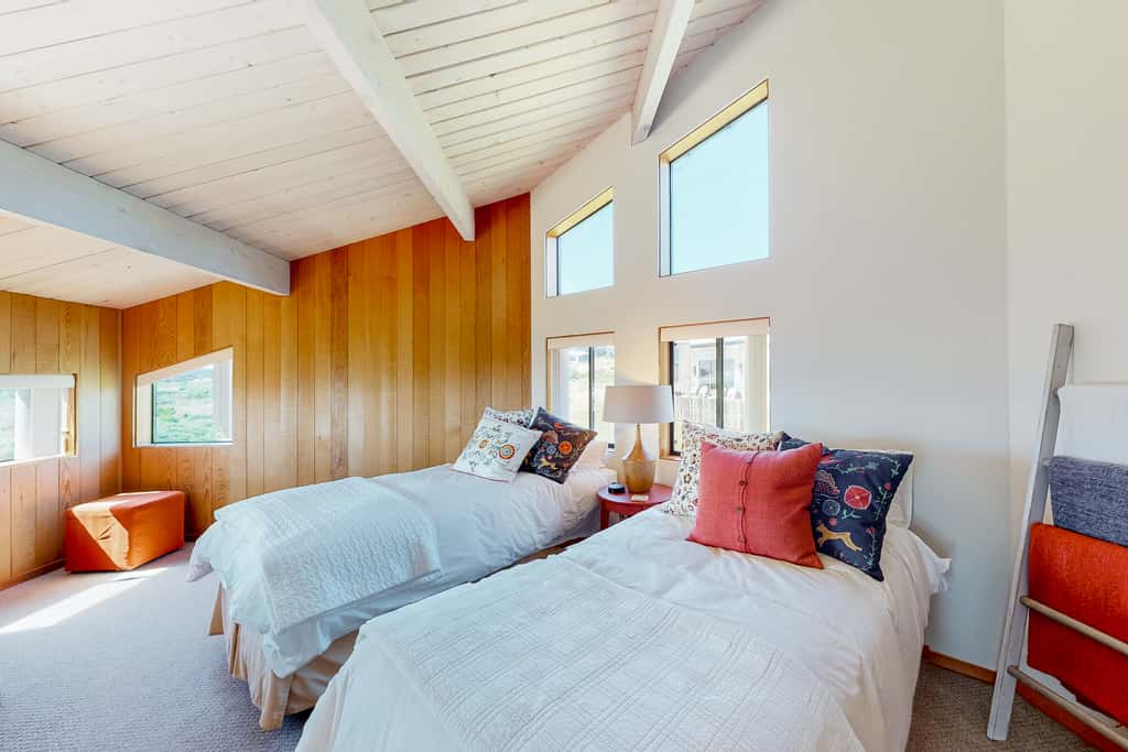 Just Bluffing - Oceanfront home near Shell Beach & Bluff Trail with deck & ocean views