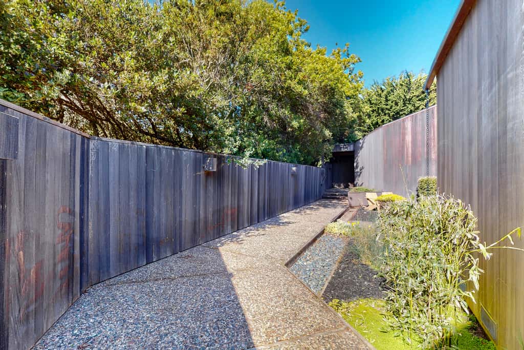 Just Bluffing - Oceanfront home near Shell Beach & Bluff Trail with deck & ocean views