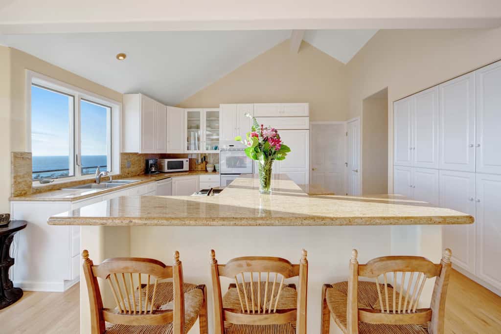 The Cliff House - Oceanfront home with private hot tub and views