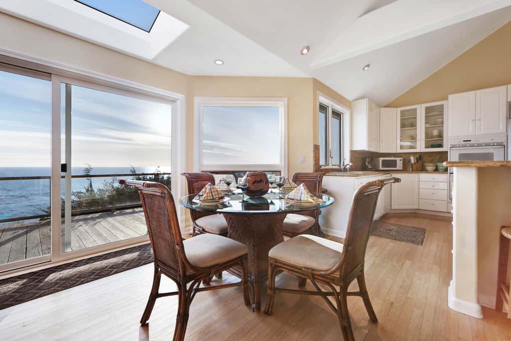 The Cliff House - Oceanfront home with private hot tub and views