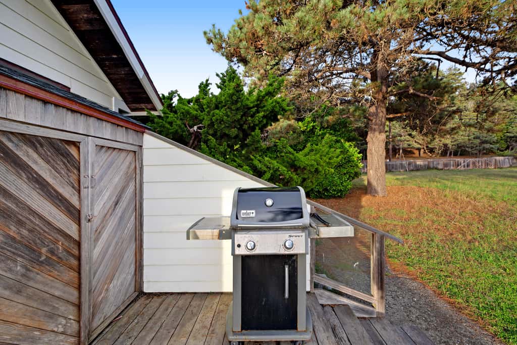The Cliff House - Oceanfront home with private hot tub and views