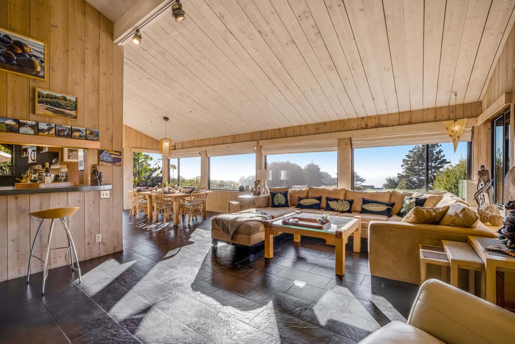 Eurella Estate - Esherick-designed home with private hot tub near Black Point, dogs welcome