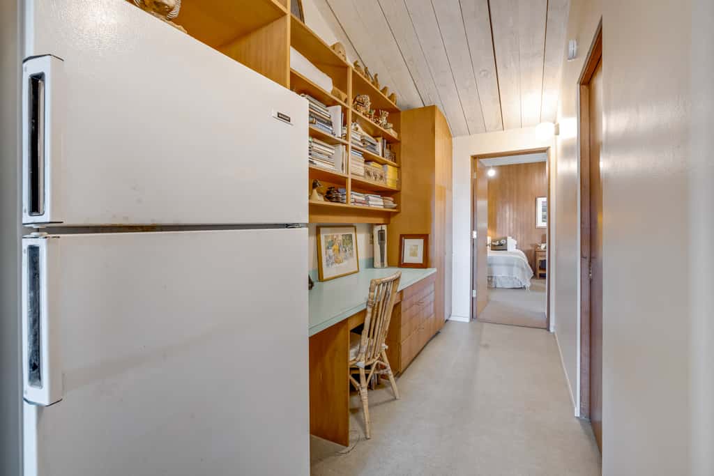 Eurella Estate - Esherick-designed home with private hot tub near Black Point, dogs welcome