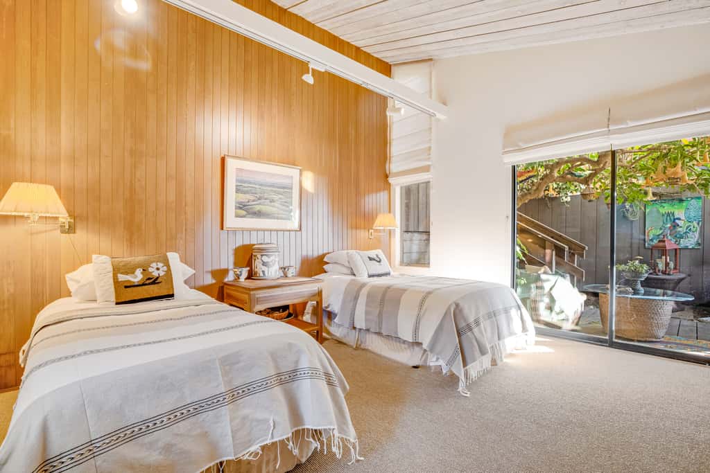 Eurella Estate - Esherick-designed home with private hot tub near Black Point, dogs welcome