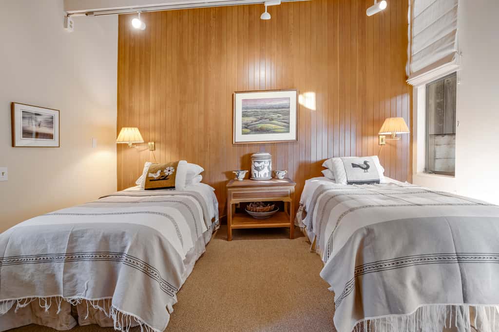 Eurella Estate - Esherick-designed home with private hot tub near Black Point, dogs welcome