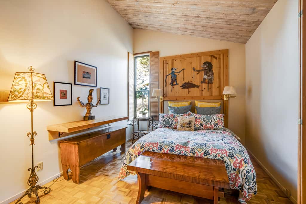 Eurella Estate - Esherick-designed home with private hot tub near Black Point, dogs welcome