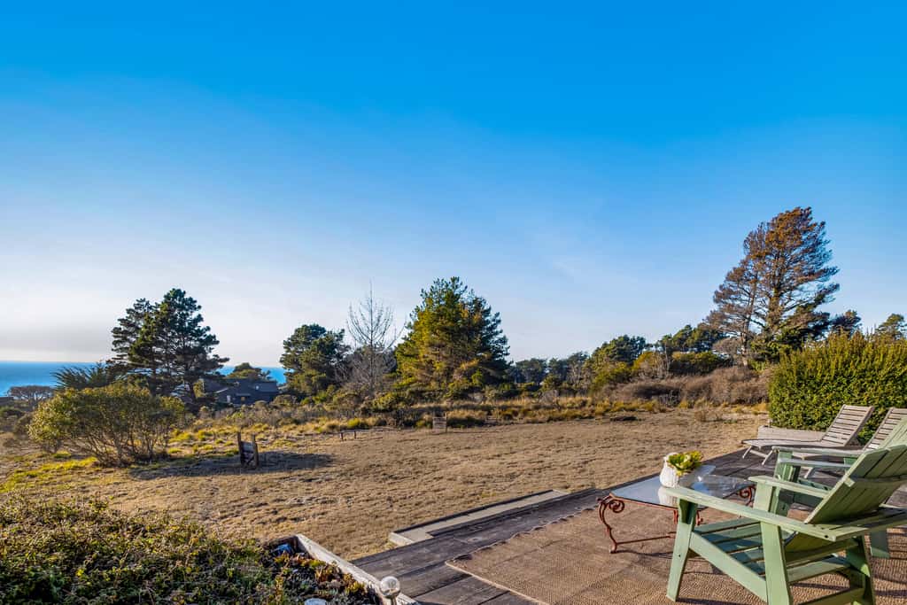 Eurella Estate - Esherick-designed home with private hot tub near Black Point, dogs welcome