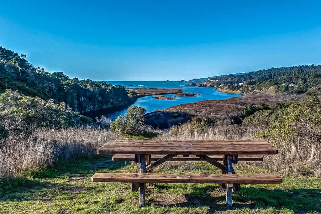 Eurella Estate - Esherick-designed home with private hot tub near Black Point, dogs welcome
