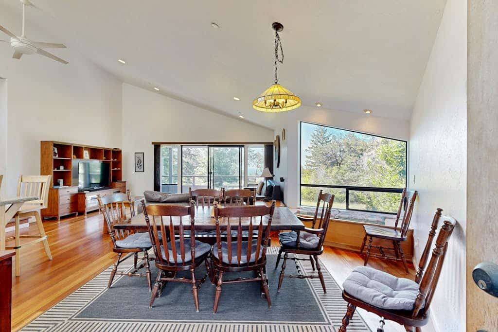 The coastline curves away in both directions from this ideally positioned Sea Ranch home. End the day in your private hot tub with the ocean as your soundtrack. Bring your pup -- dogs love the bluff trails here. Room for 8 in this 3-bedroom home. Near the Sea Ranch Lodge. Architecture, nature, and the Pacific -- Sea Ranch has it all. Step outside and the Pacific stretches before you -- this is the Sonoma Coast at its most dramatic.