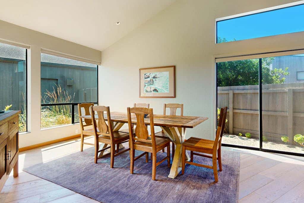 Modern Sea 2 Links - Modern, Ocean View Home on the Golf Course with Private Hot Tub & 2 Fireplaces