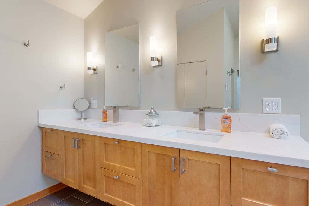 Modern Sea 2 Links - Modern, Ocean View Home on the Golf Course with Private Hot Tub & 2 Fireplaces