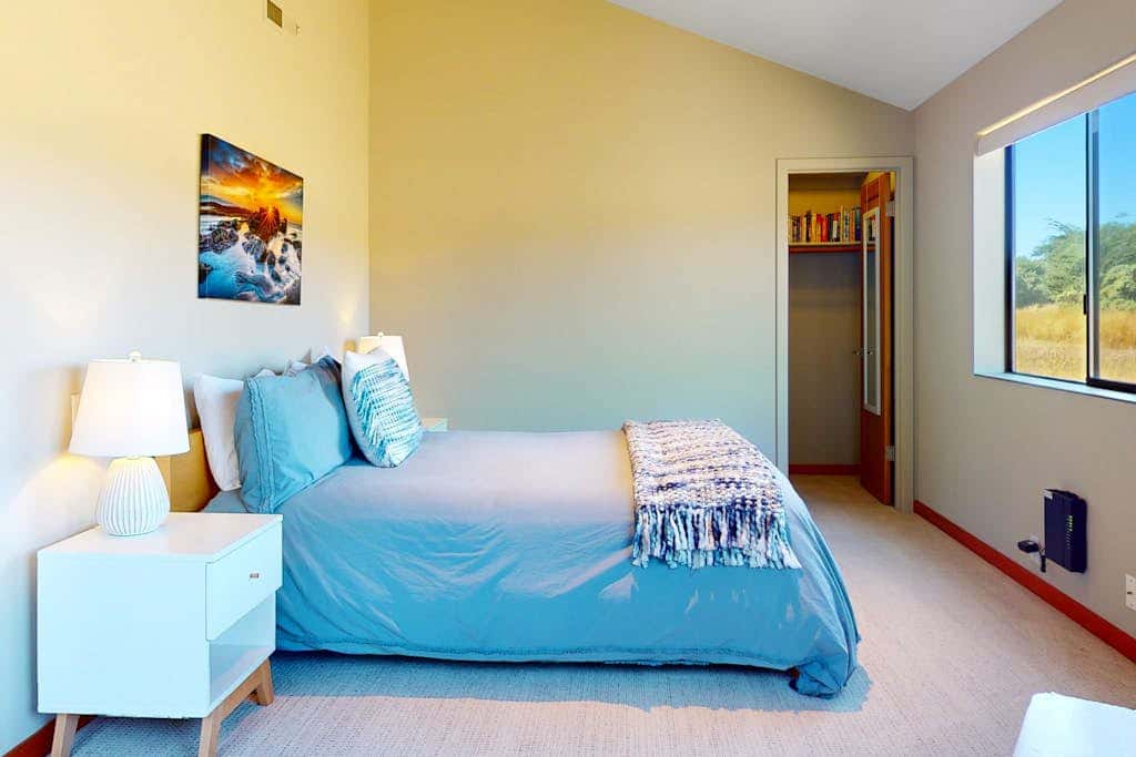 Modern Sea 2 Links - Modern, Ocean View Home on the Golf Course with Private Hot Tub & 2 Fireplaces
