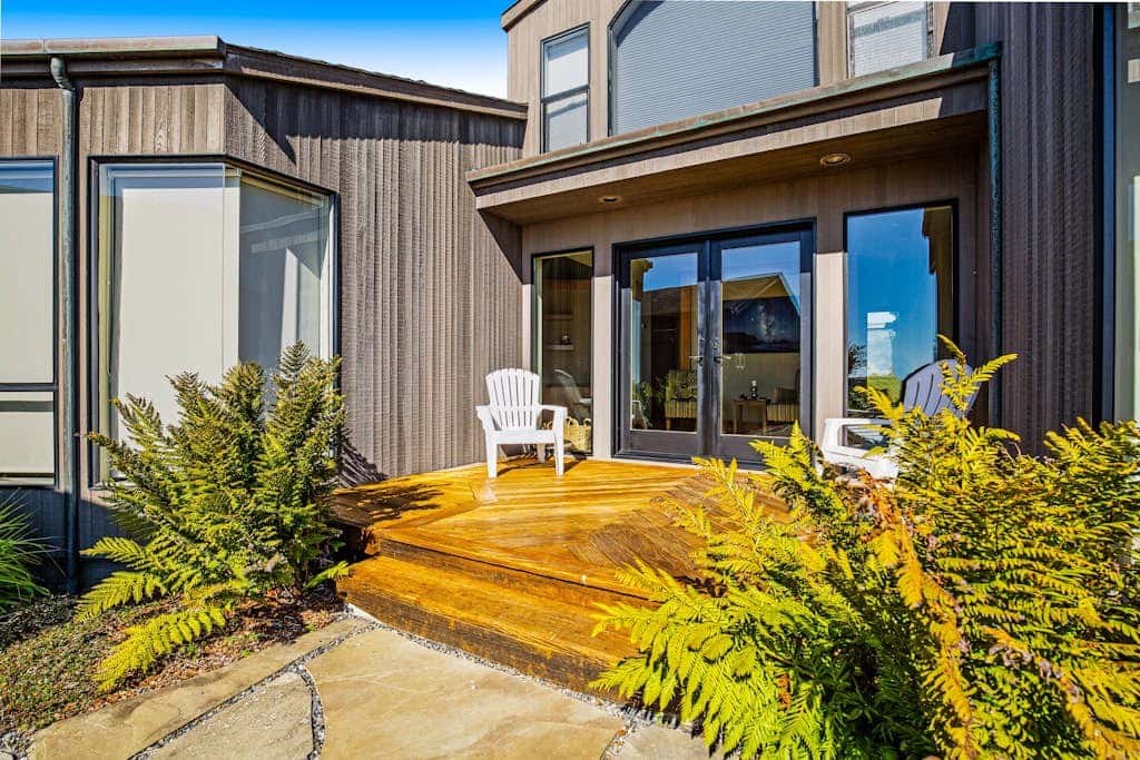 Modern Sea 2 Links - Modern, Ocean View Home on the Golf Course with Private Hot Tub & 2 Fireplaces