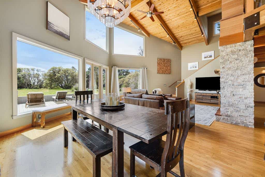 Every sunset here feels like a private show -- the Pacific puts on its best for this home. A warm fire and ocean views anchor cozy evenings in. Room for 6 in this 3-bedroom home. A short walk from the heated community pool. Your front door opens to Sea Ranch's 50 miles of trails and the wild Sonoma Coast. Watch for whales from multiple vantage points throughout the home.