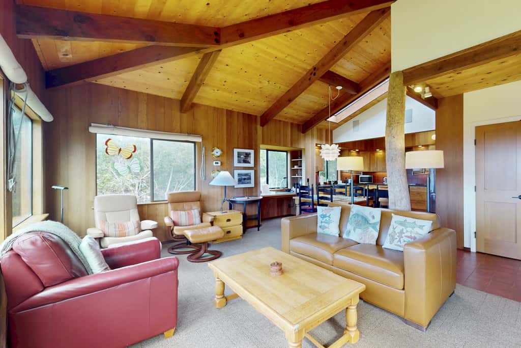 Rainbow's End - Classic Sea Ranch Home With Updated Amenities. Hot Tub. 1 Dog Allowed