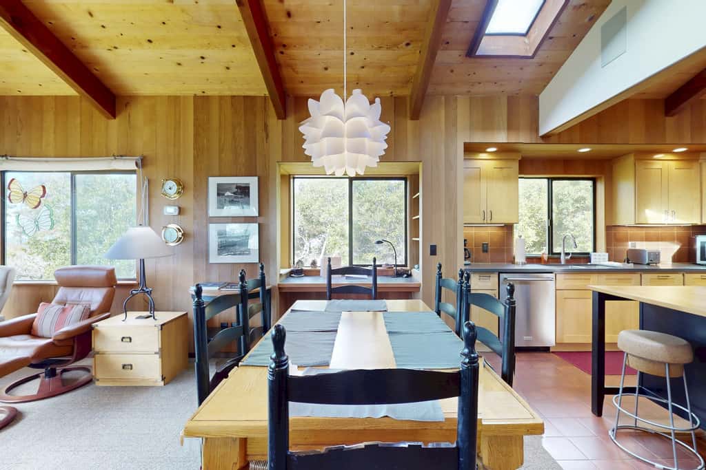 Rainbow's End - Classic Sea Ranch Home With Updated Amenities. Hot Tub. 1 Dog Allowed