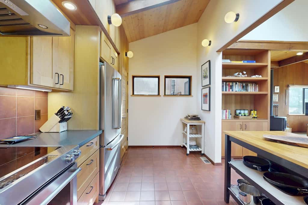 Rainbow's End - Classic Sea Ranch Home With Updated Amenities. Hot Tub. 1 Dog Allowed