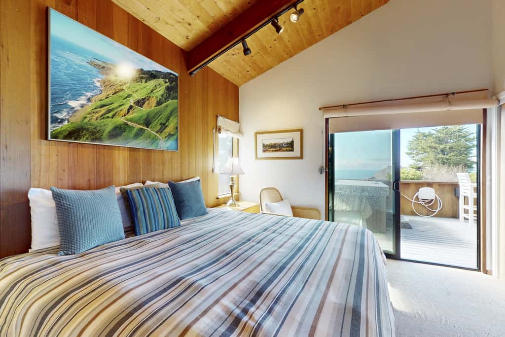 Rainbow's End - Classic Sea Ranch Home With Updated Amenities. Hot Tub. 1 Dog Allowed